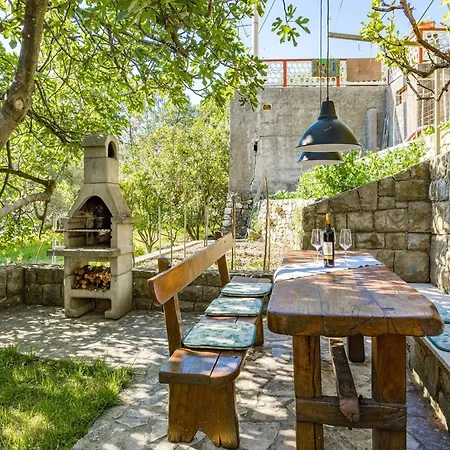 Tranquil Escape In Апартаменты Банёл